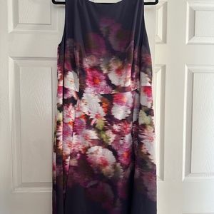 Beautiful flowered multicolored dress. Adrianna Papell